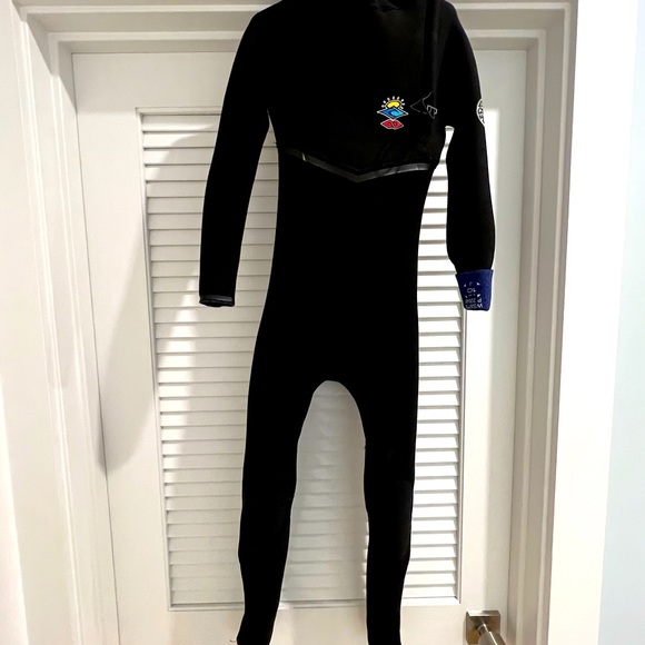Rip Curl wetsuit - Picture 1 of 4
